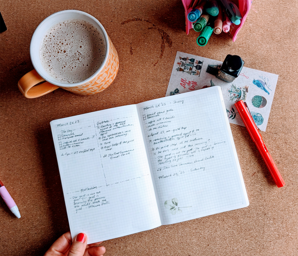 two different functional daily layouts for your bullet journaling